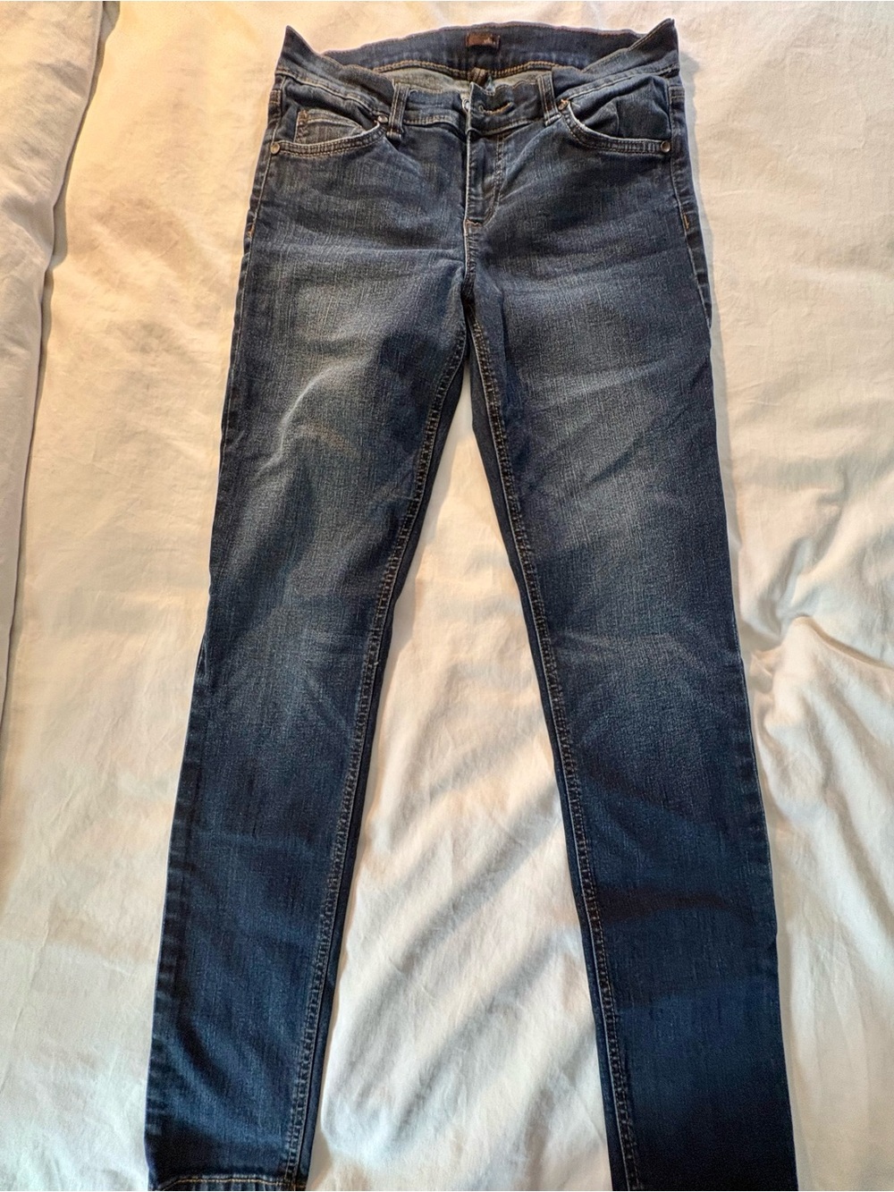 Edyson Women’s Skinny Jeans in Dark Blue Stretch Denim